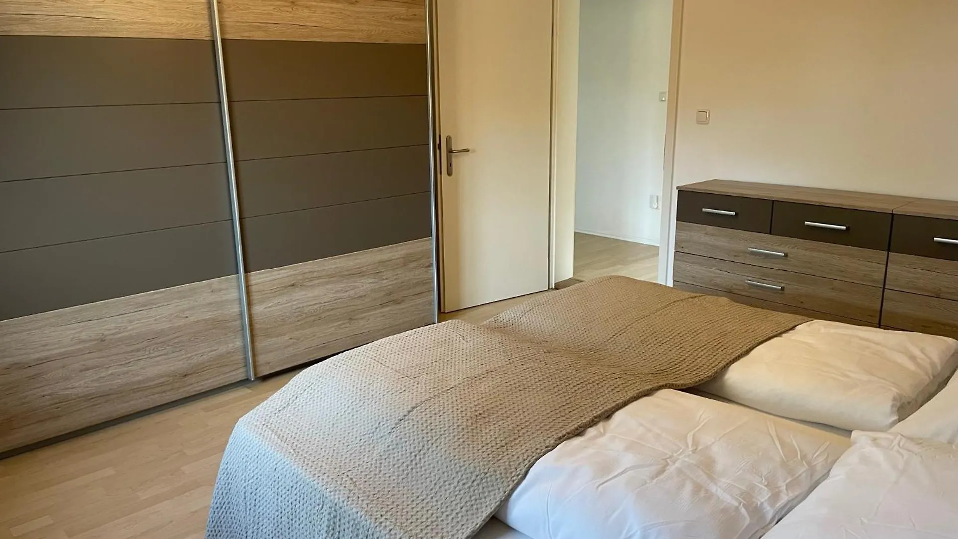 Ferienwohnung Horrer ベルナウ・アム・キームゼー